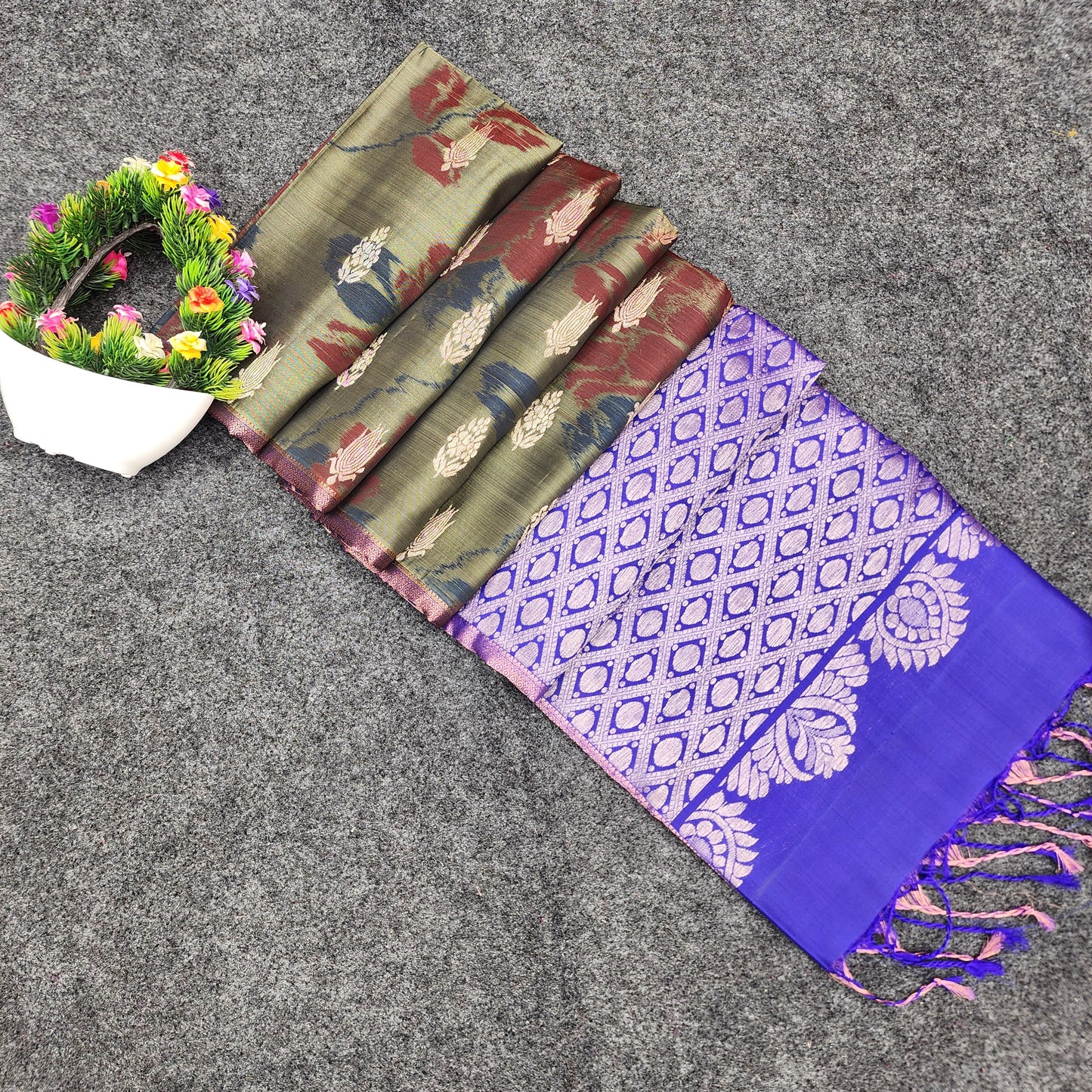 Ikkat Kanchi pattu Butta Handloom Sarees - Ambica Wedding Mall