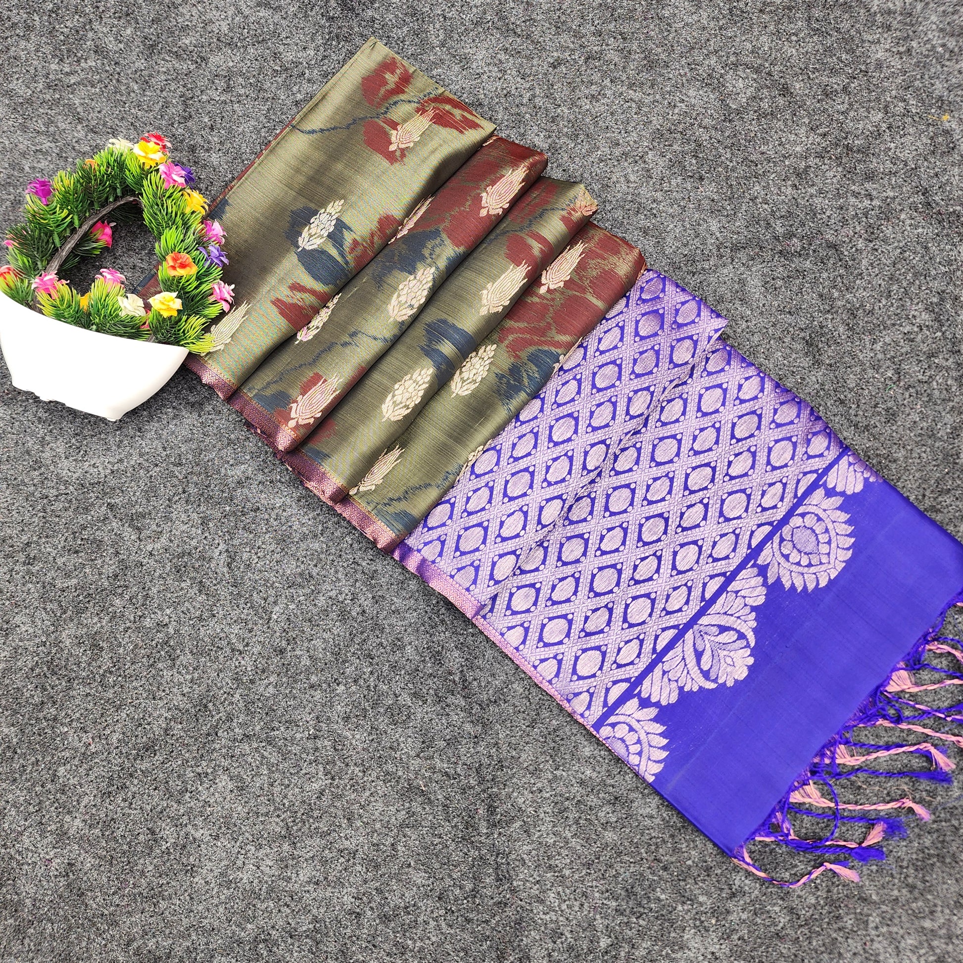 Ikkat Kanchi pattu Butta Handloom Sarees - Ambica Wedding Mall