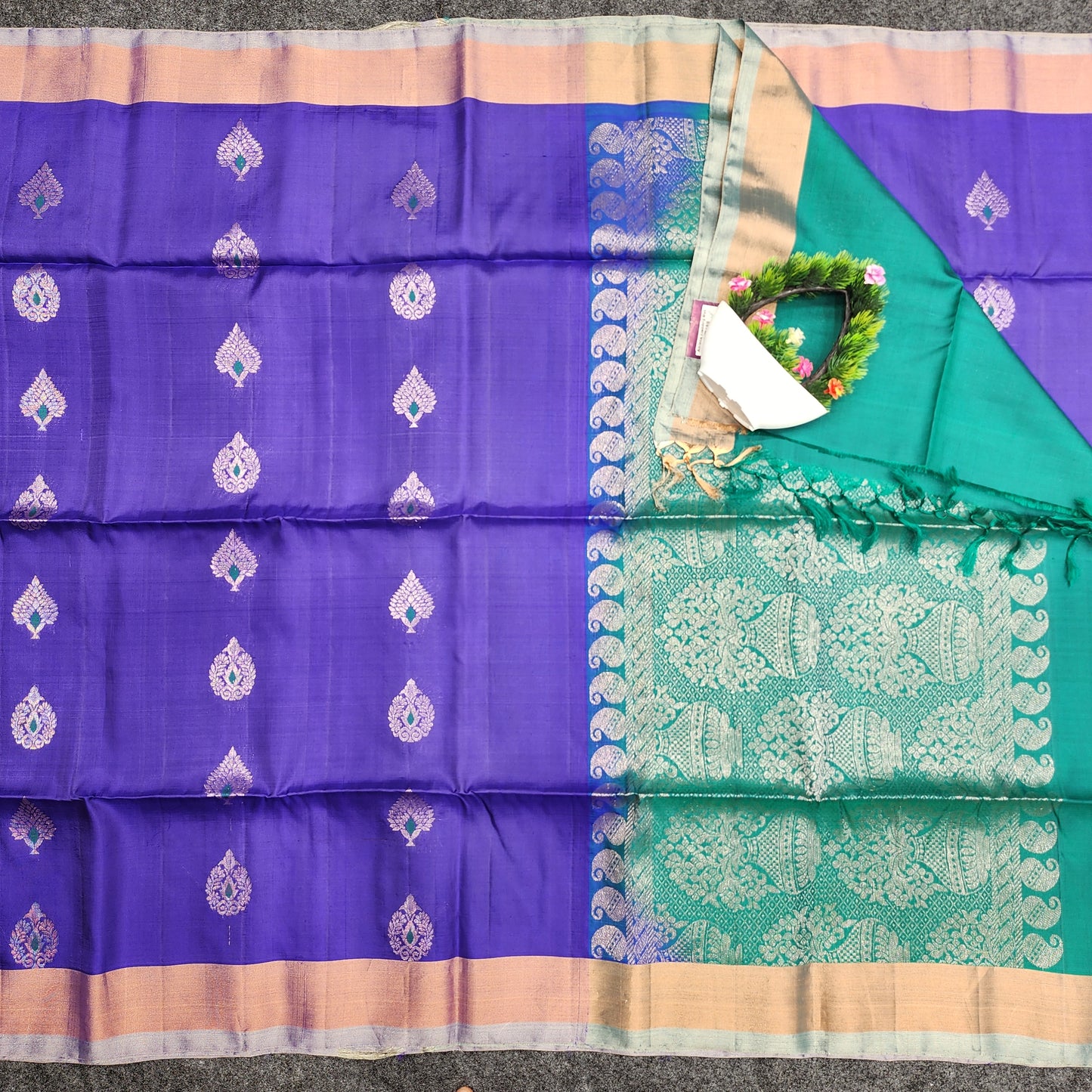 Kanchi Pattu Handloom Butta Saree - Ambica Wedding Mall