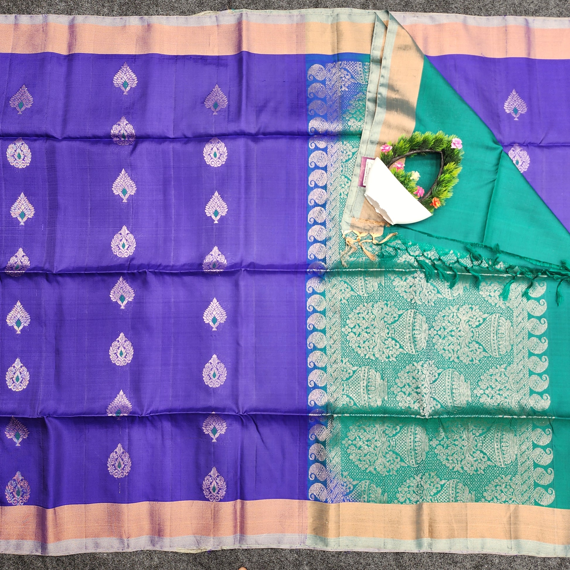 Kanchi Pattu Handloom Butta Saree - Ambica Wedding Mall