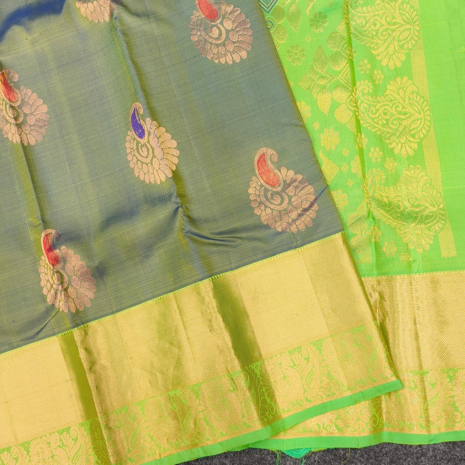 ✨Kanchi Pattu Handloom Butta Saree - Ambica Wedding Mall
