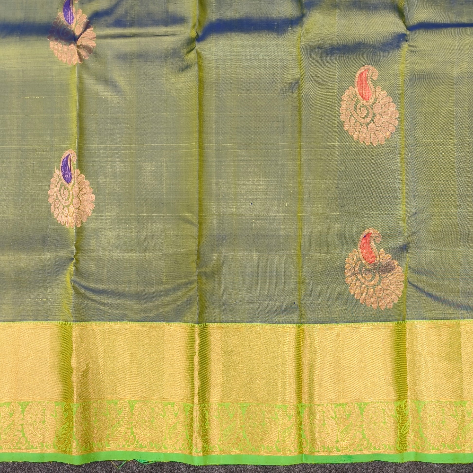 ✨Kanchi Pattu Handloom Butta Saree - Ambica Wedding Mall