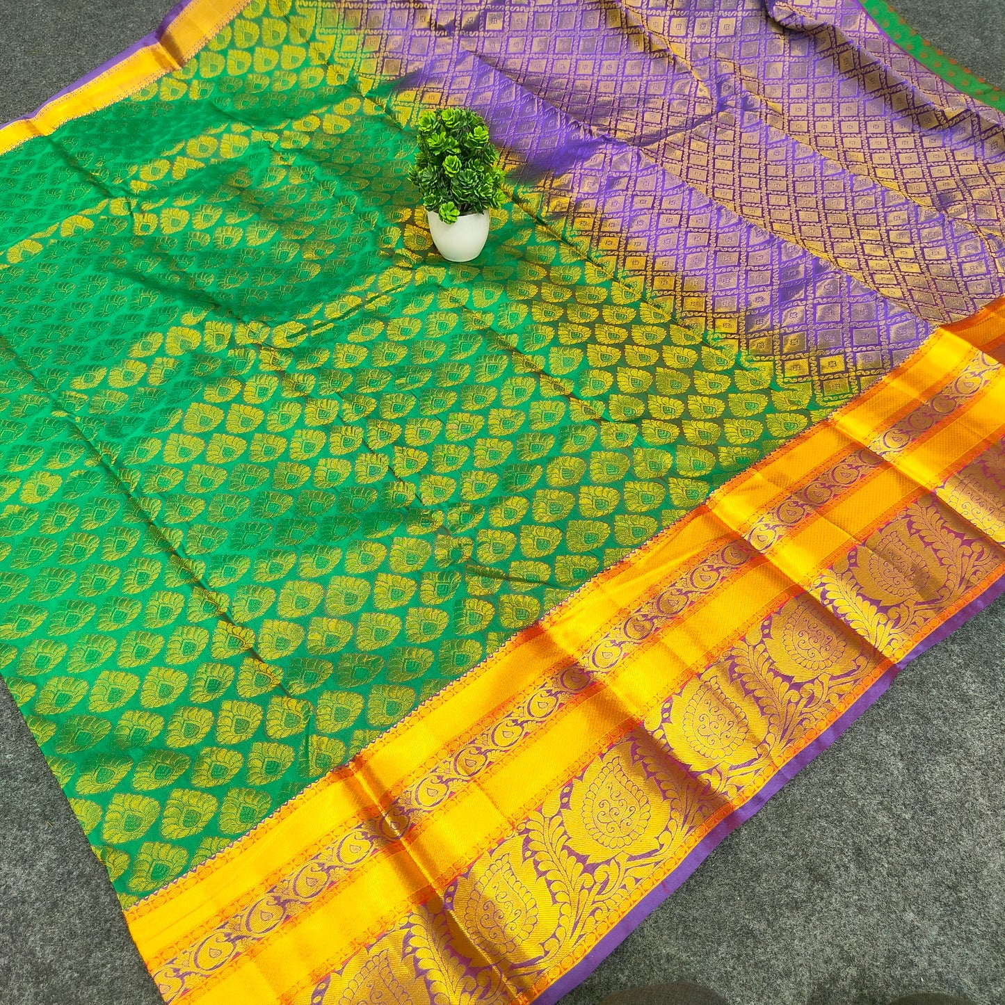Kanchi Pattu Brocade Halfmix Saree