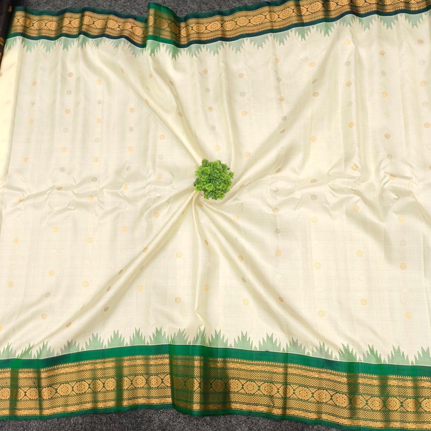 Gadwal Pattu Pure Resham Handloom Saree - Ambica Wedding Mall