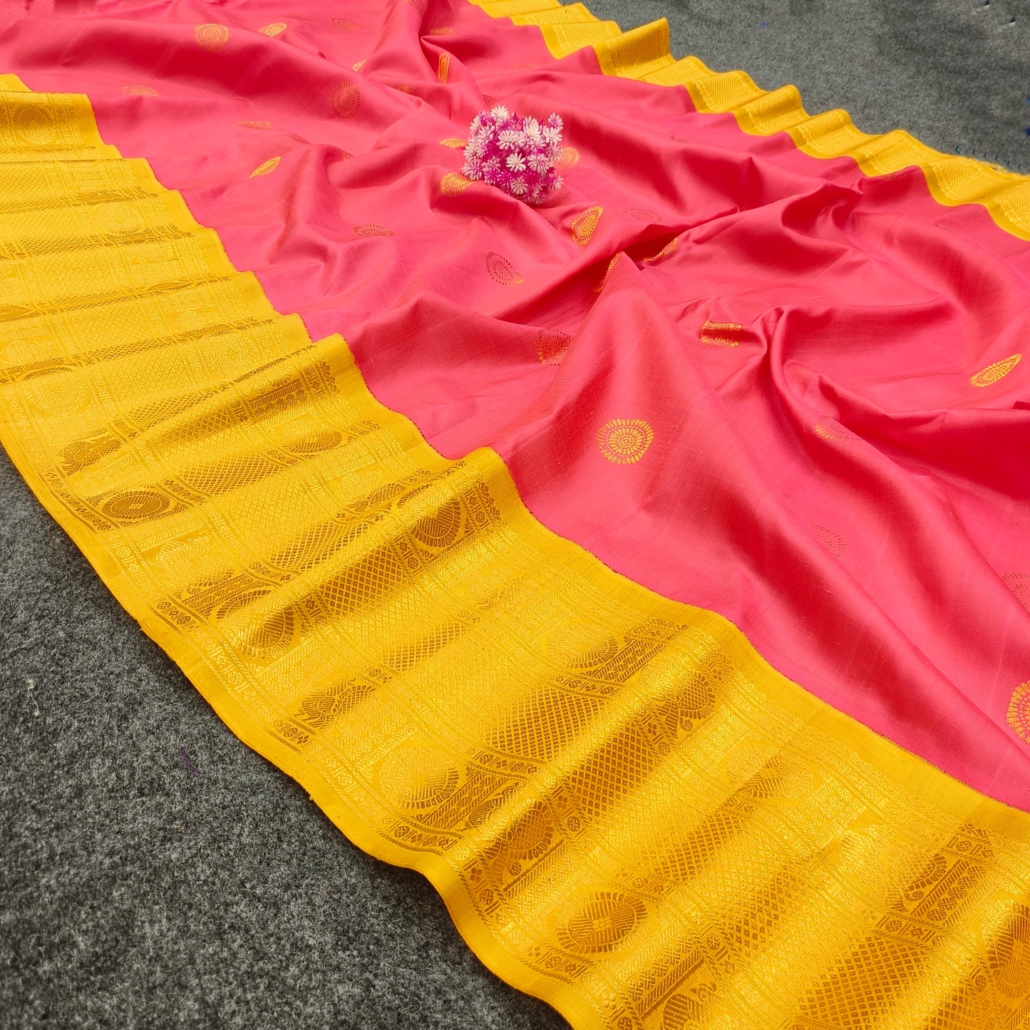 Gadwal Pattu Pure Resham Handloom Saree - Ambica Wedding Mall