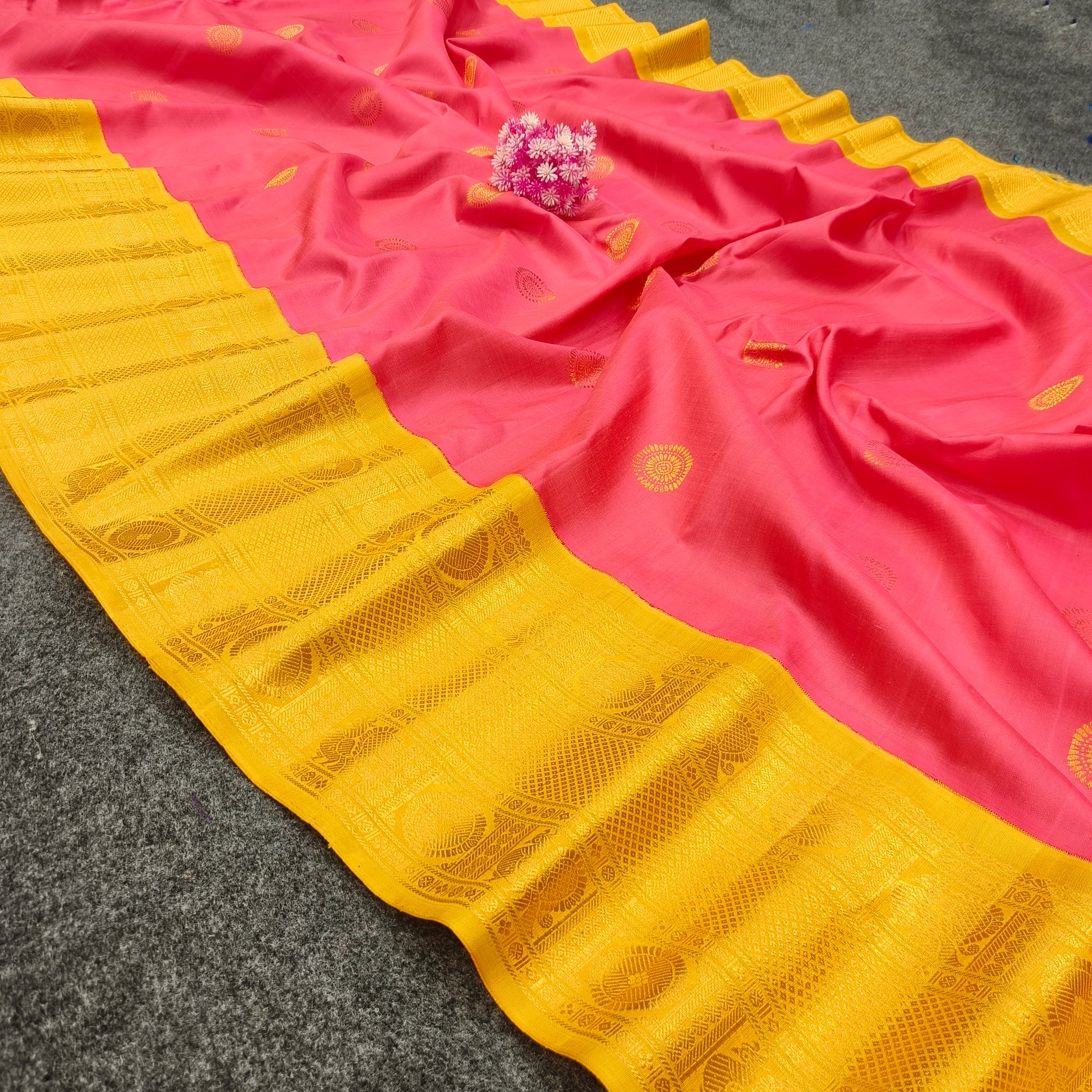 Gadwal Pattu Pure Resham Handloom Saree - Ambica Wedding Mall
