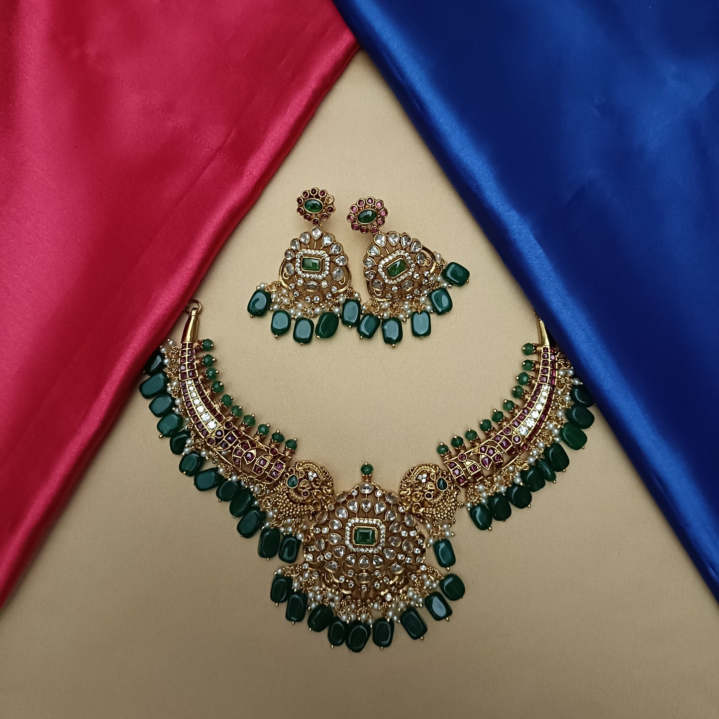Beautiful Kante Necklace In Green Beads