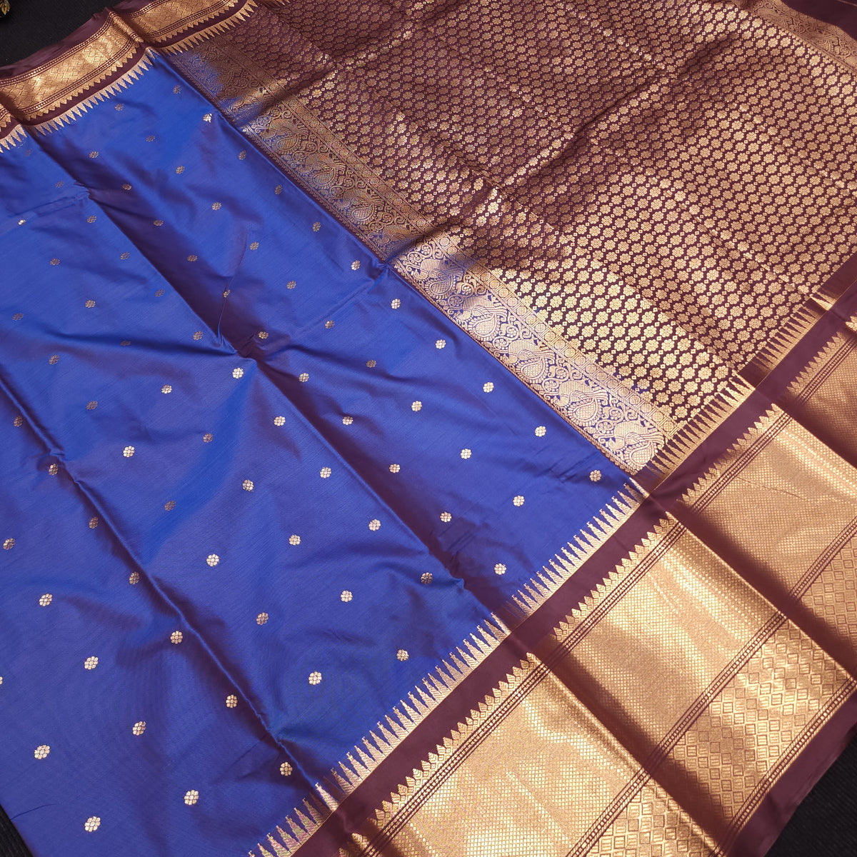 Semi Gadwal Pattu saree