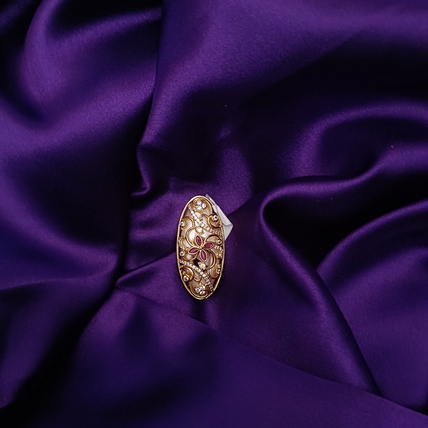 Fancy Saree pin - Ambica Wedding Mall