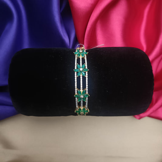 Beautiful Bracelet In Green Stone