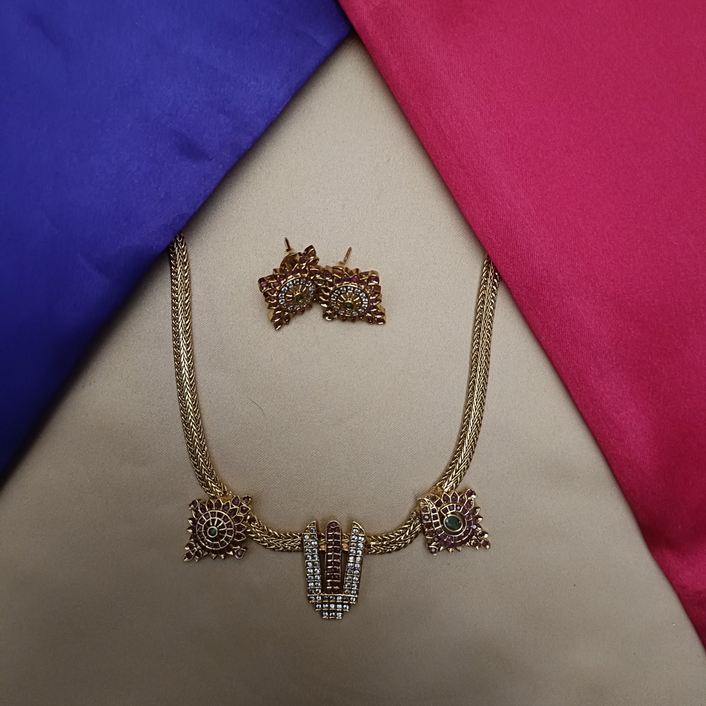 Beautiful Non Necklace
