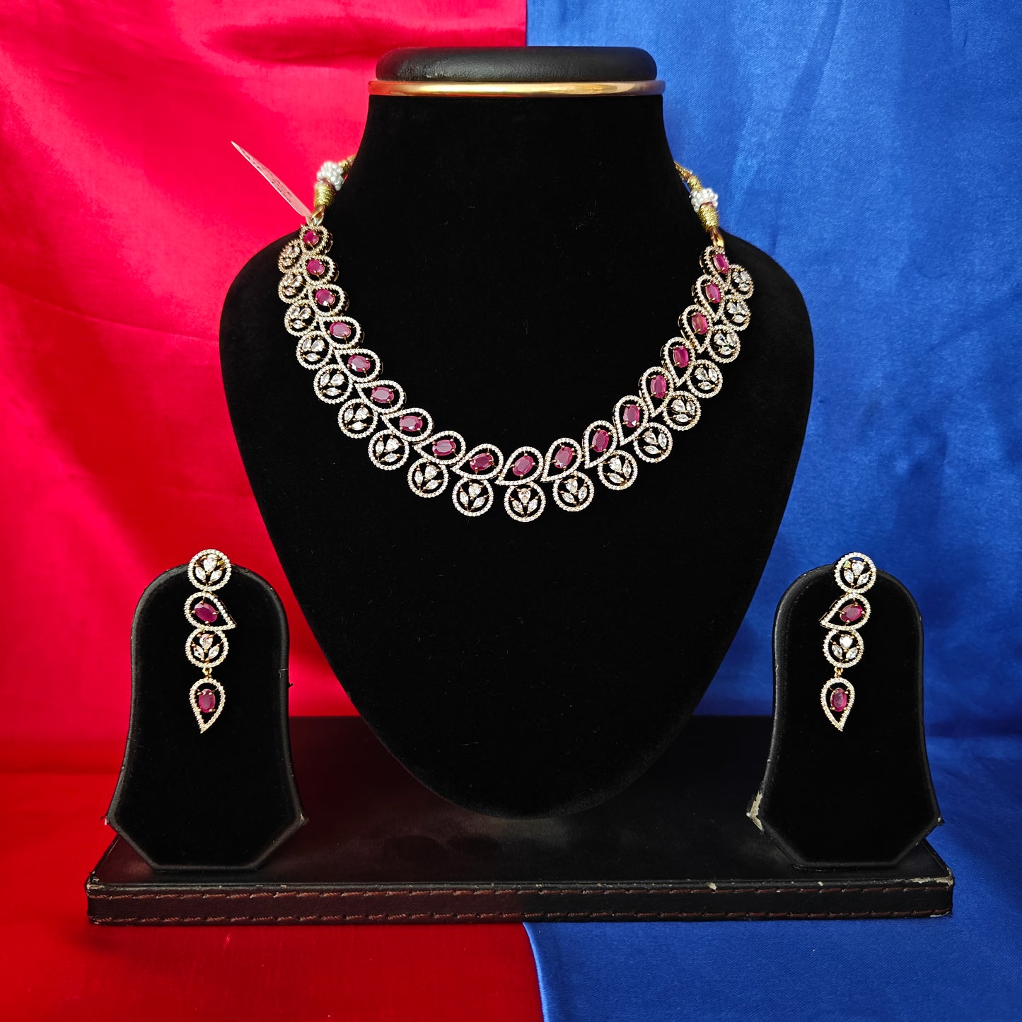 Beautiful Victorian Short Necklace In Ruby Stone