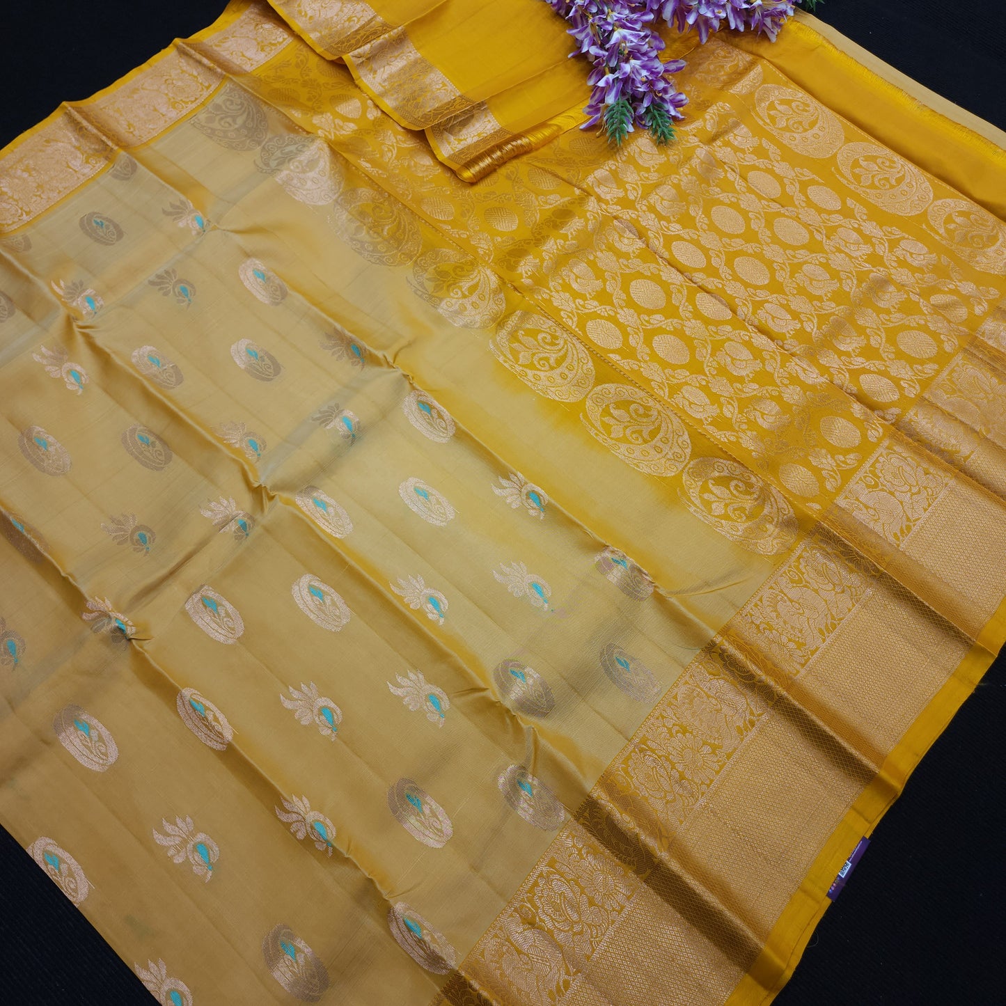 Handloom Kanchi Pattu Butta Light Weight Saree