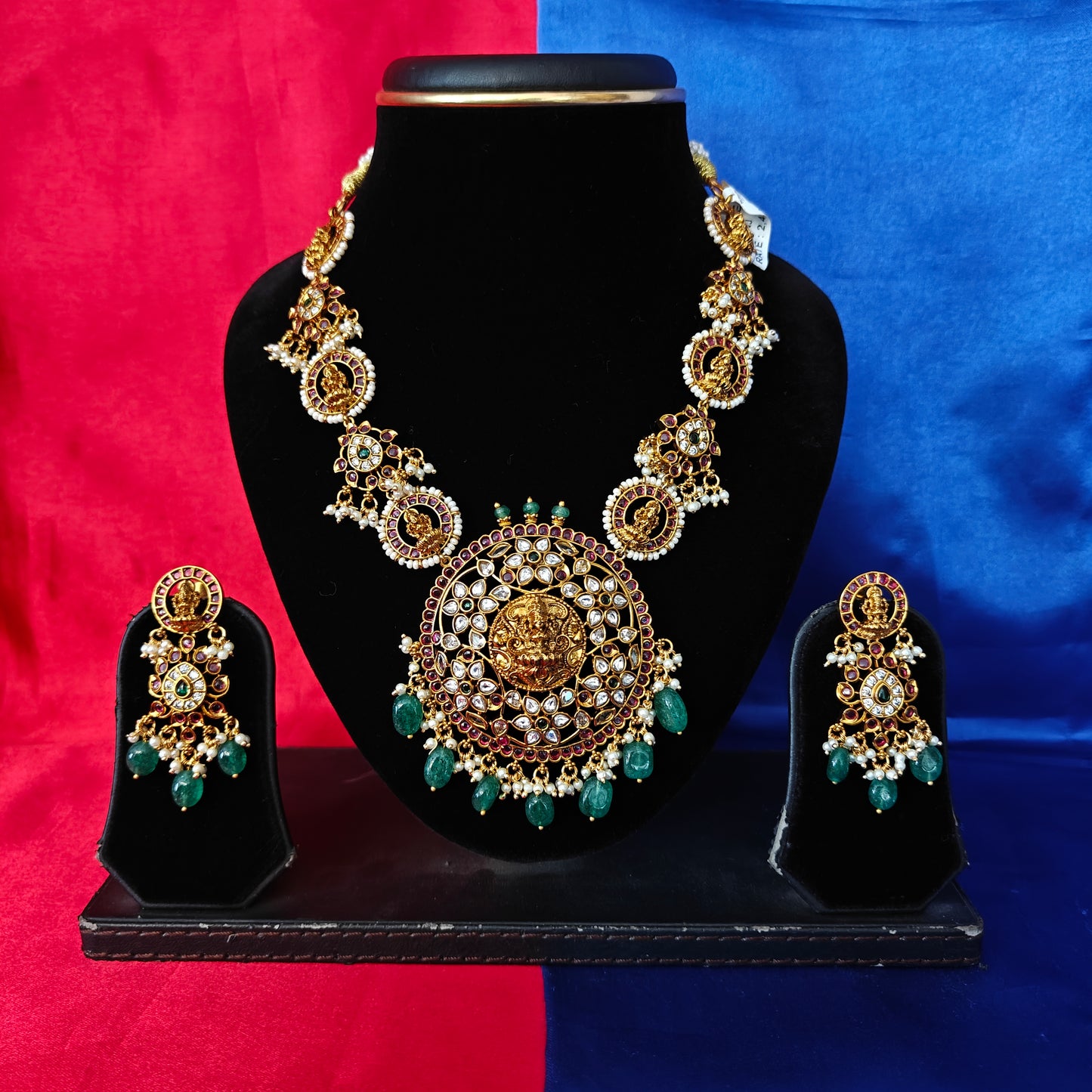 Beautiful Jadau Kundan Short Necklace With Laxmi Idol