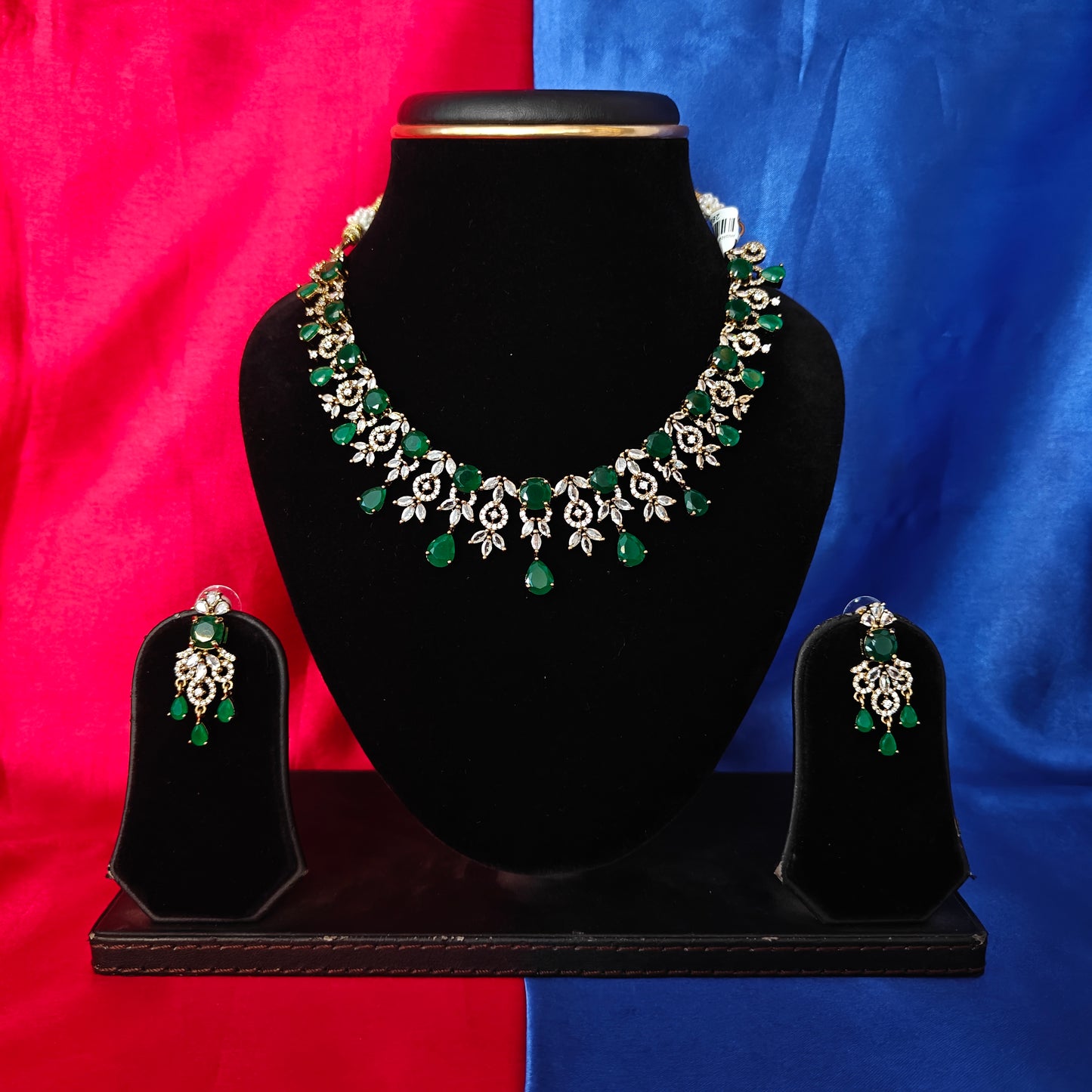 Elegant Victorian Short Necklace In Green Stone - Ambica Wedding Mall