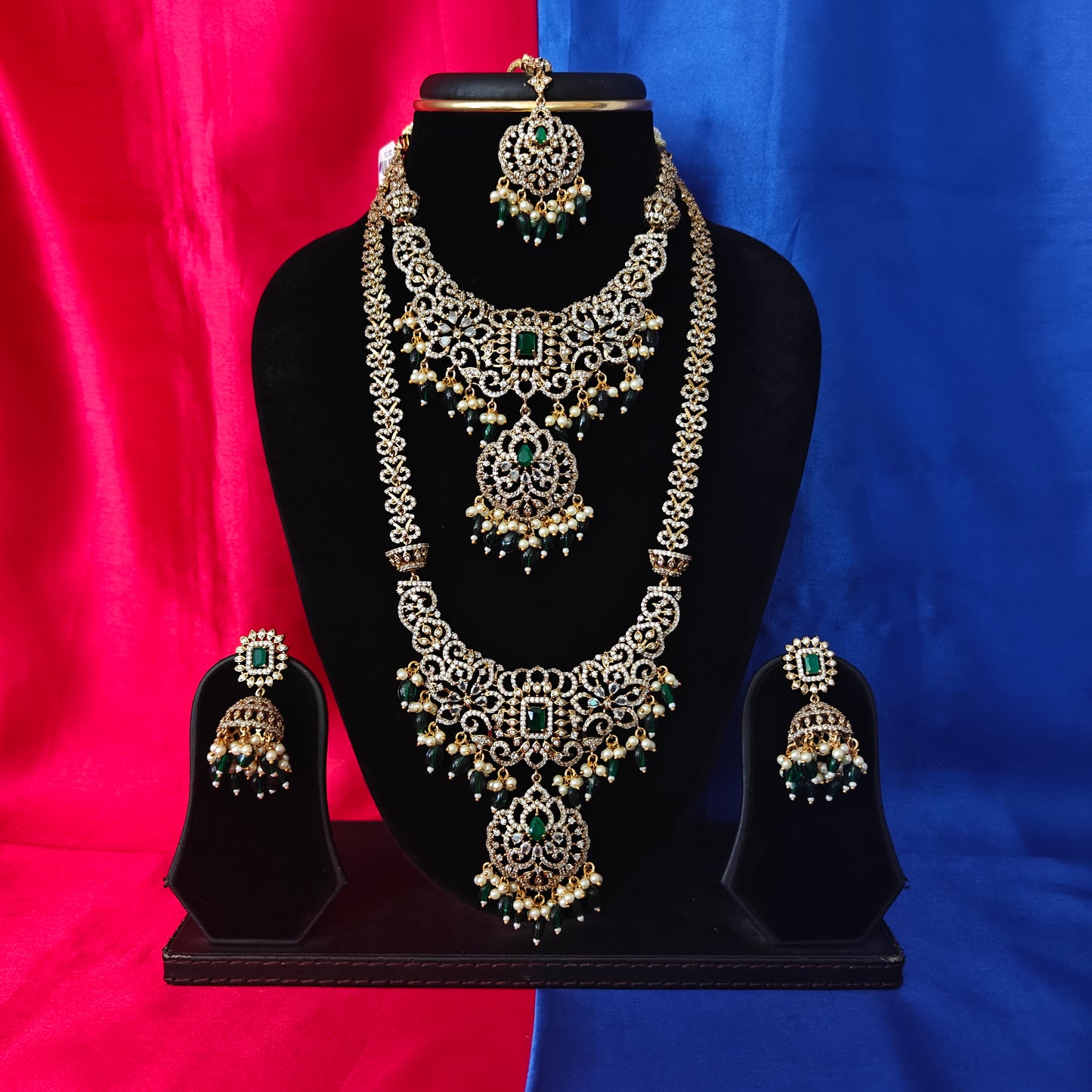 Elegant Victorian Combo Set In Green Beads