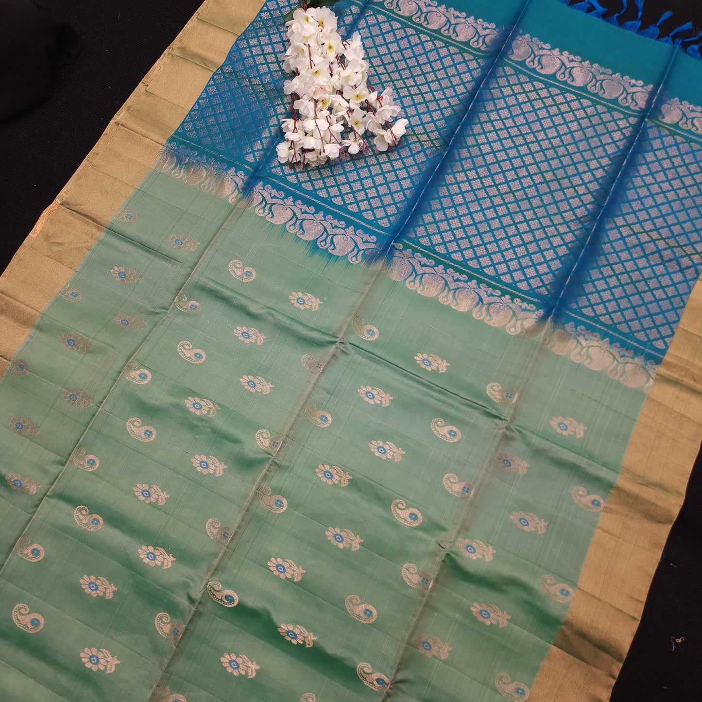 Handloom Kanchi Pattu Butta Light Weight Saree