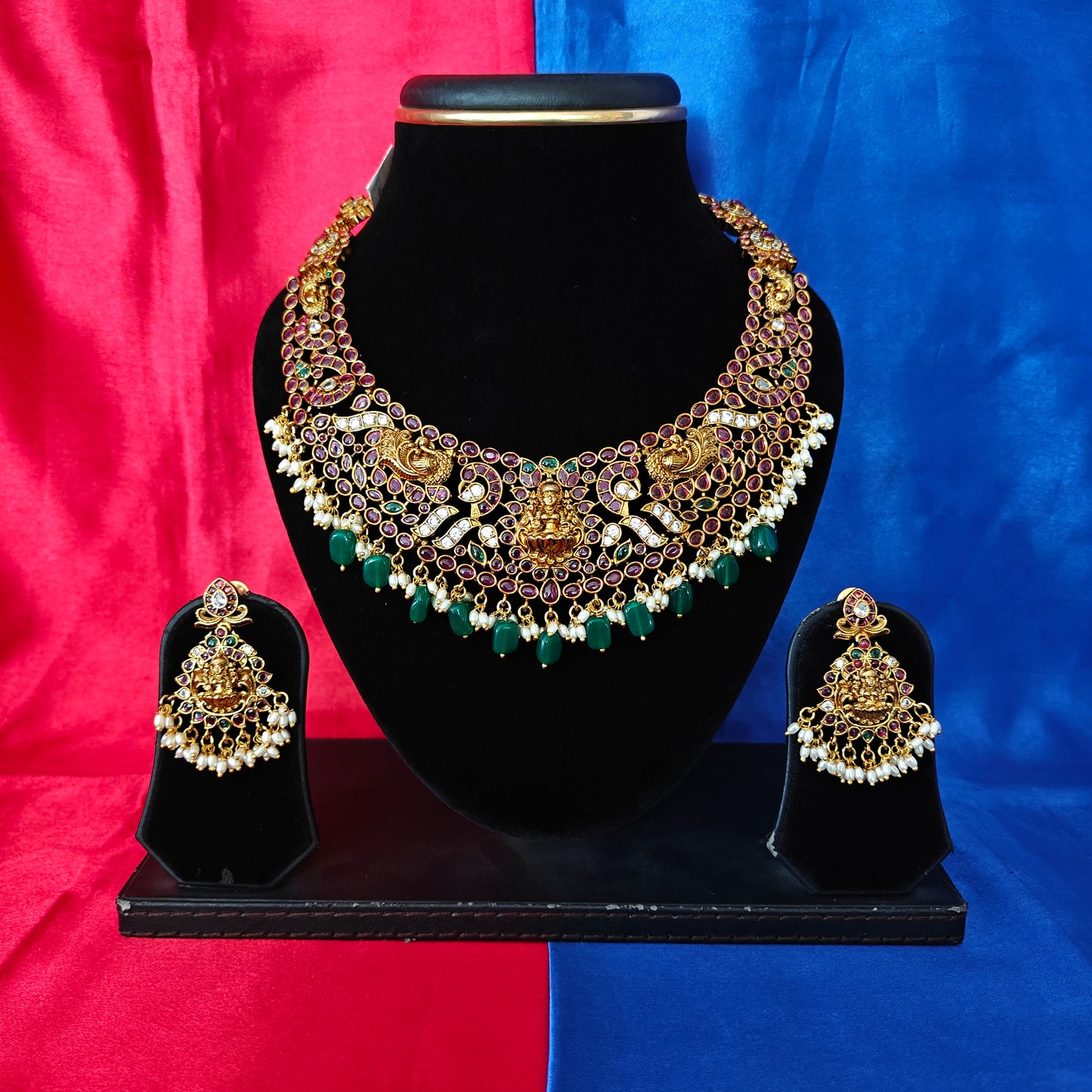 Beautiful Jadau Kundan Short Necklace With Laxmi Idol - Ambica Wedding Mall