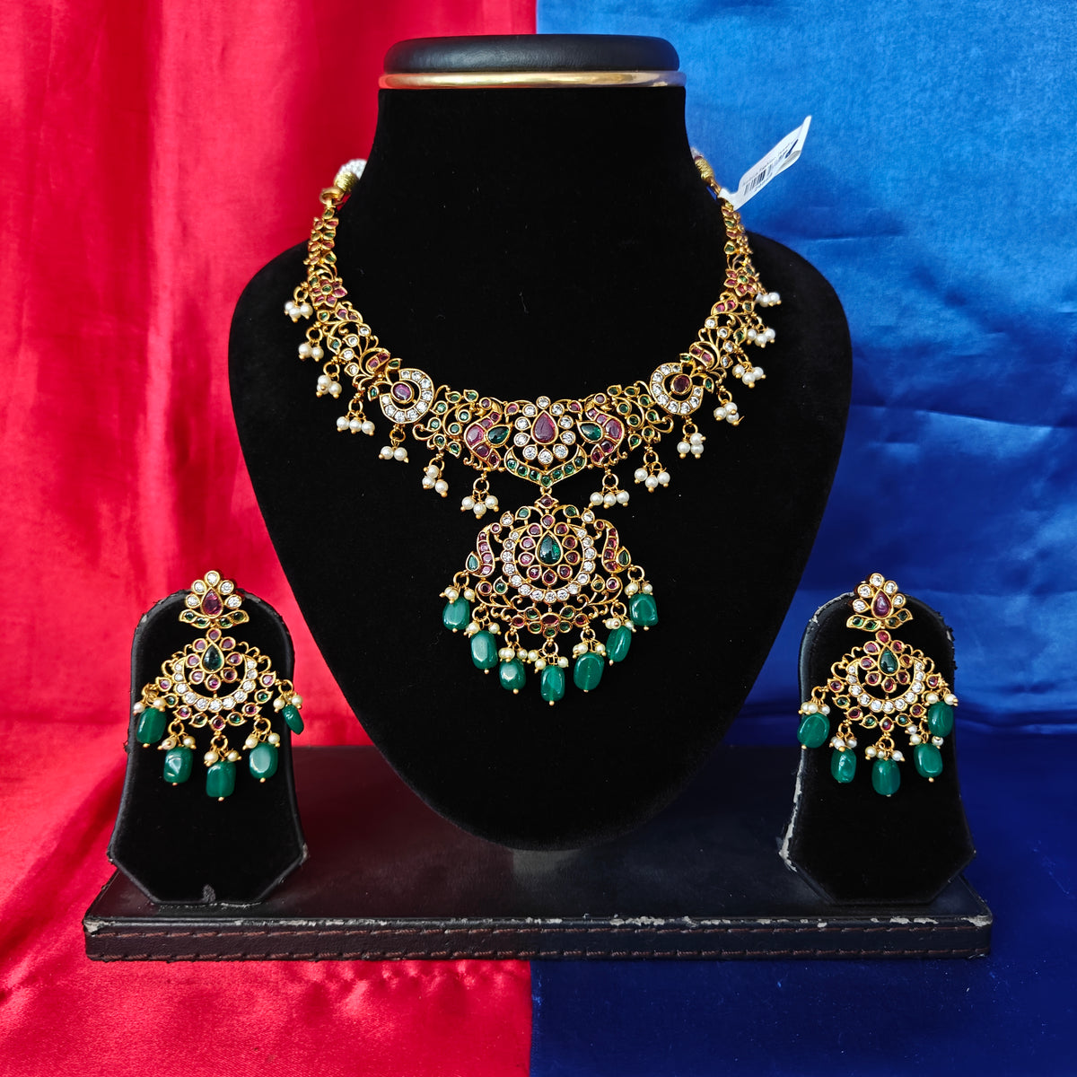 Beautiful Kempu Short Necklace