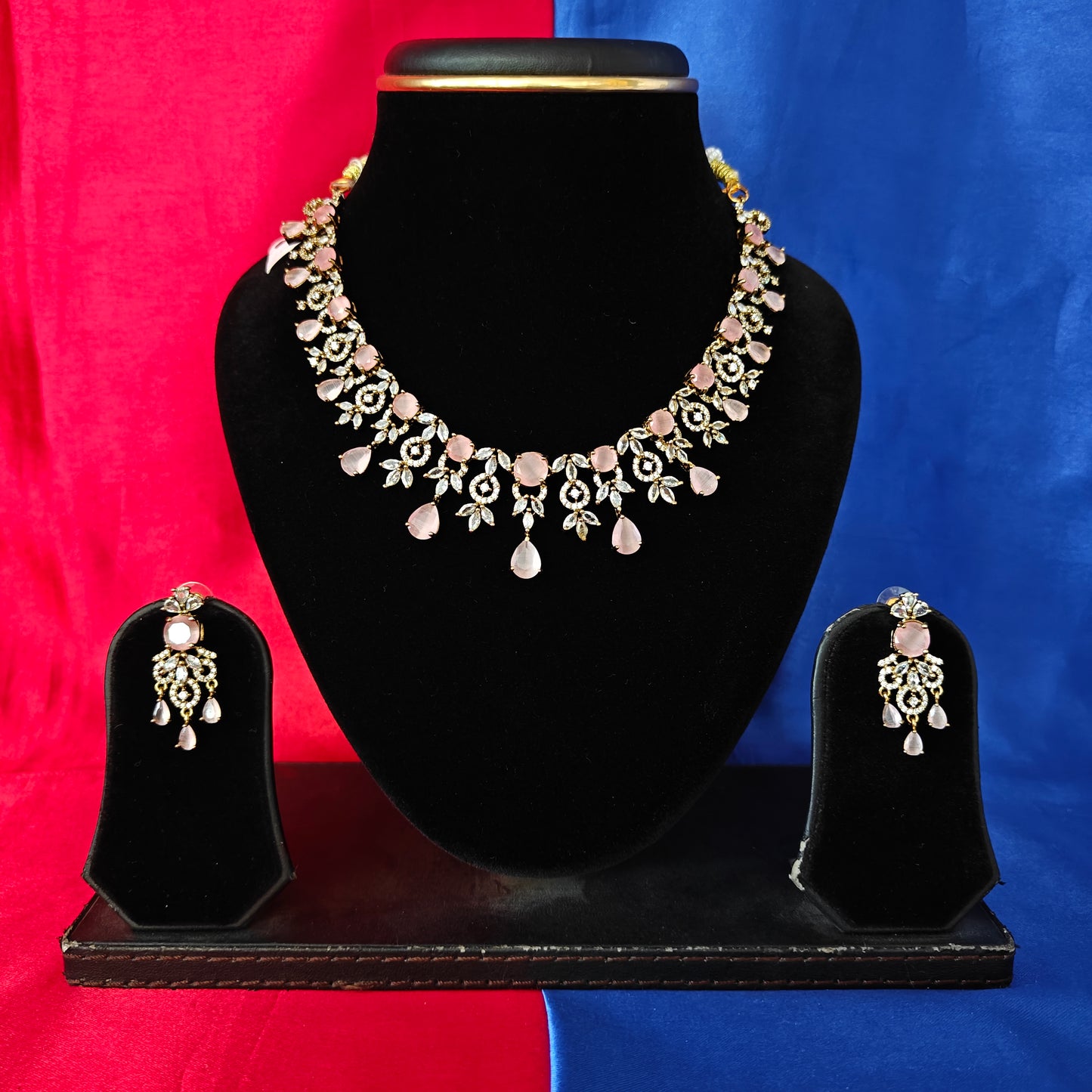 Beautiful Victorian Short Necklace In Baby Pink Stone