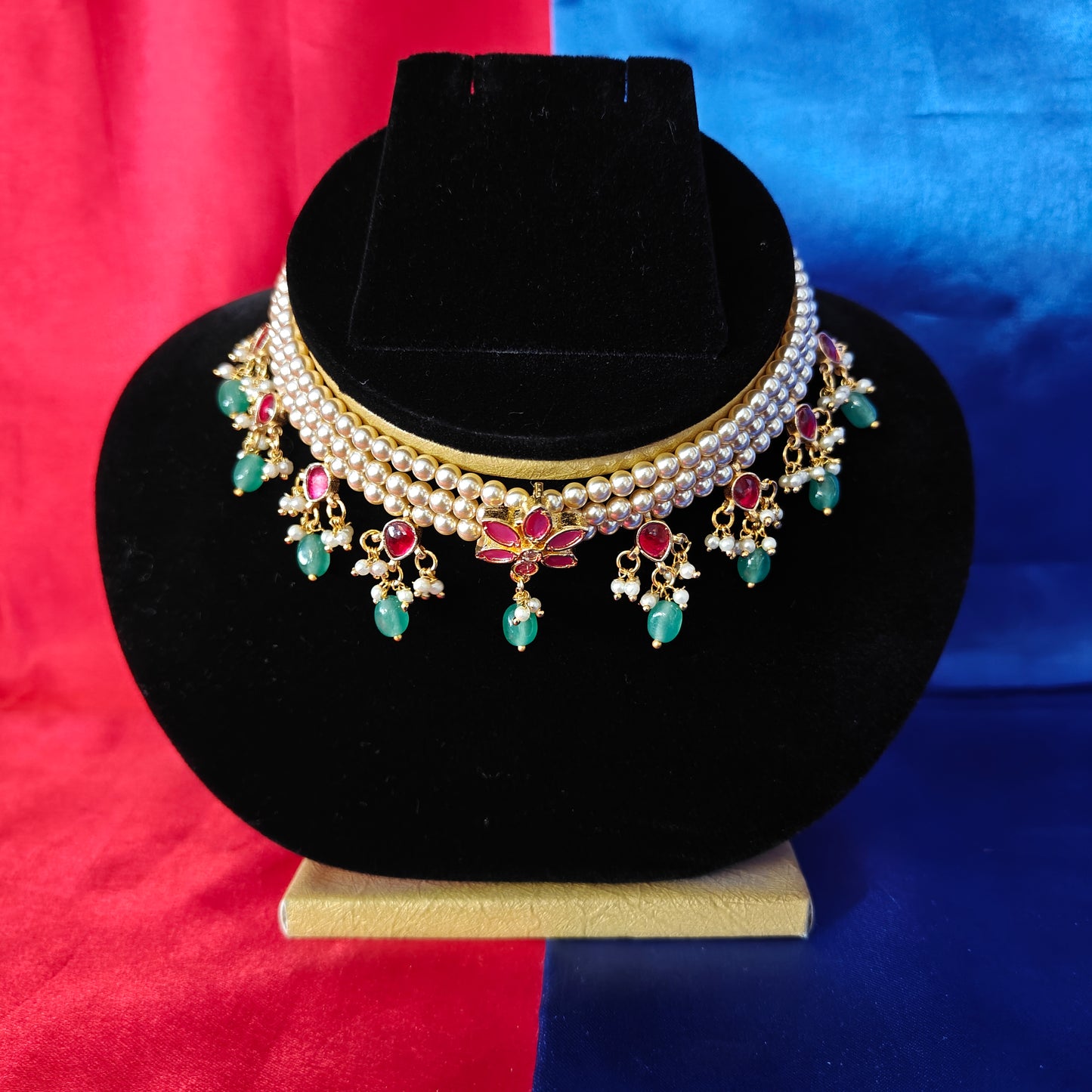 Beautiful Pearls Choker In Ruby Stone