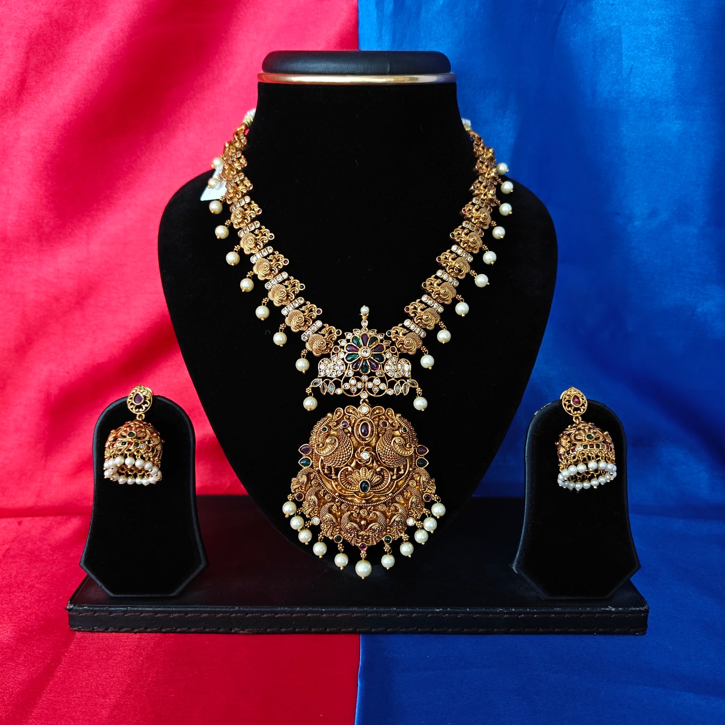 Beautiful Nakshi Short Necklace With Laxmi Idol