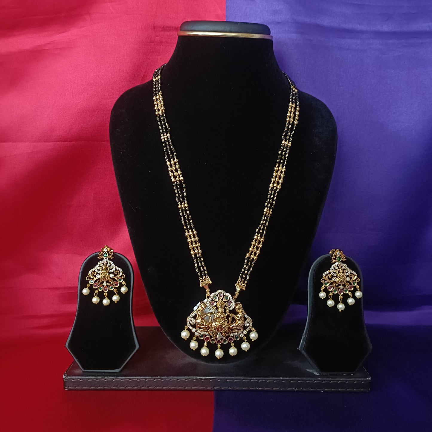 Beautiful Long Black Beads With Earrings