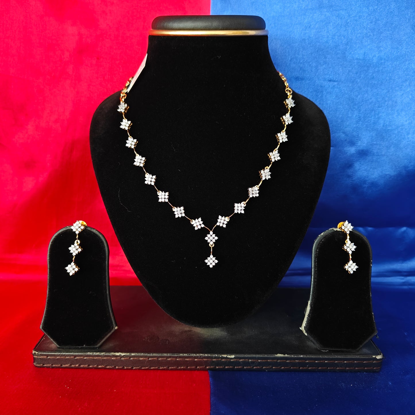 Beautiful GJ Short Necklace