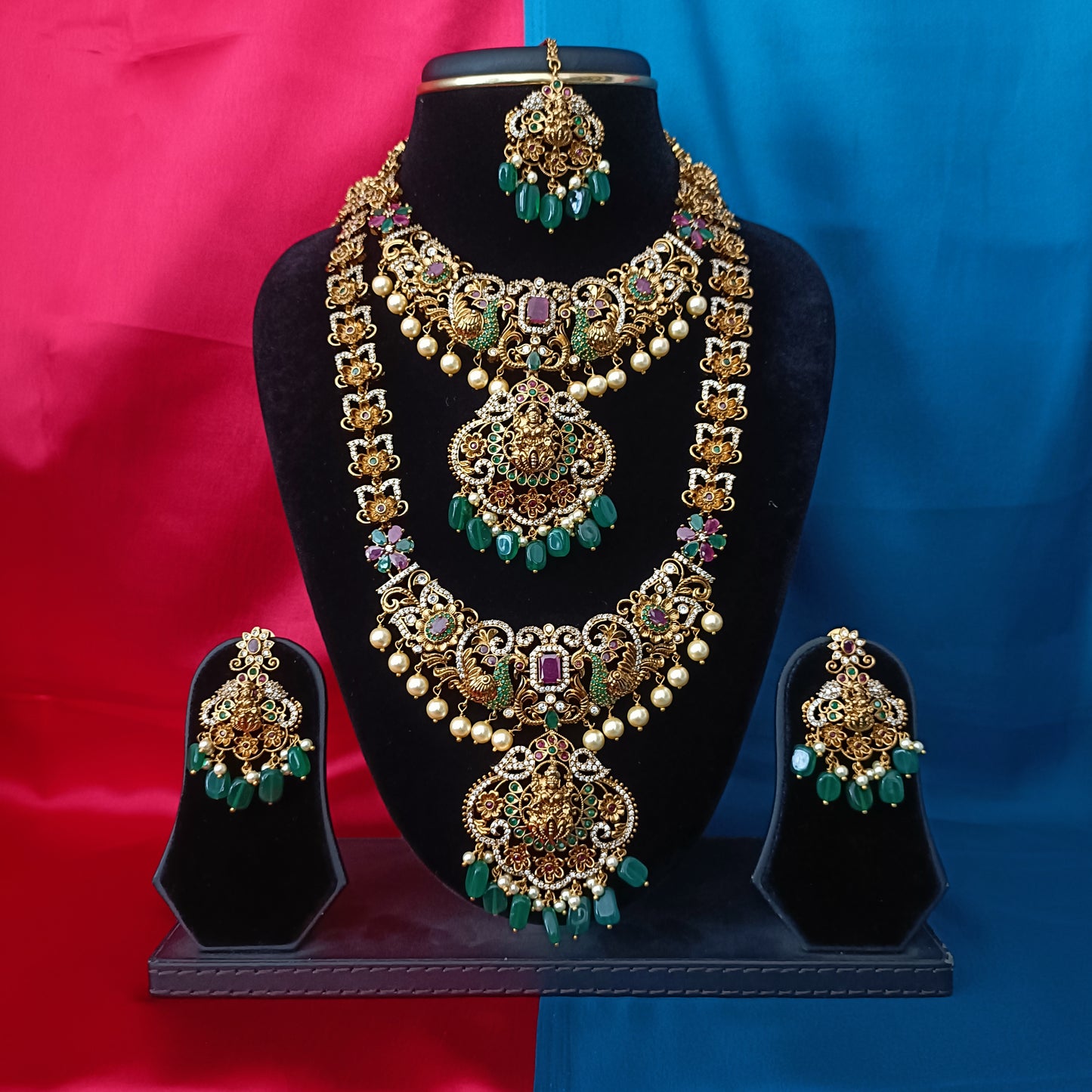 Elegant Nakshi Combo Set With Laxmi Idol