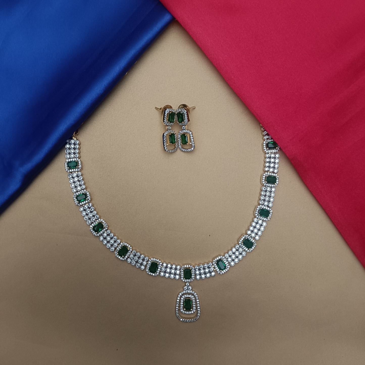 Elegant GJ Short Necklace