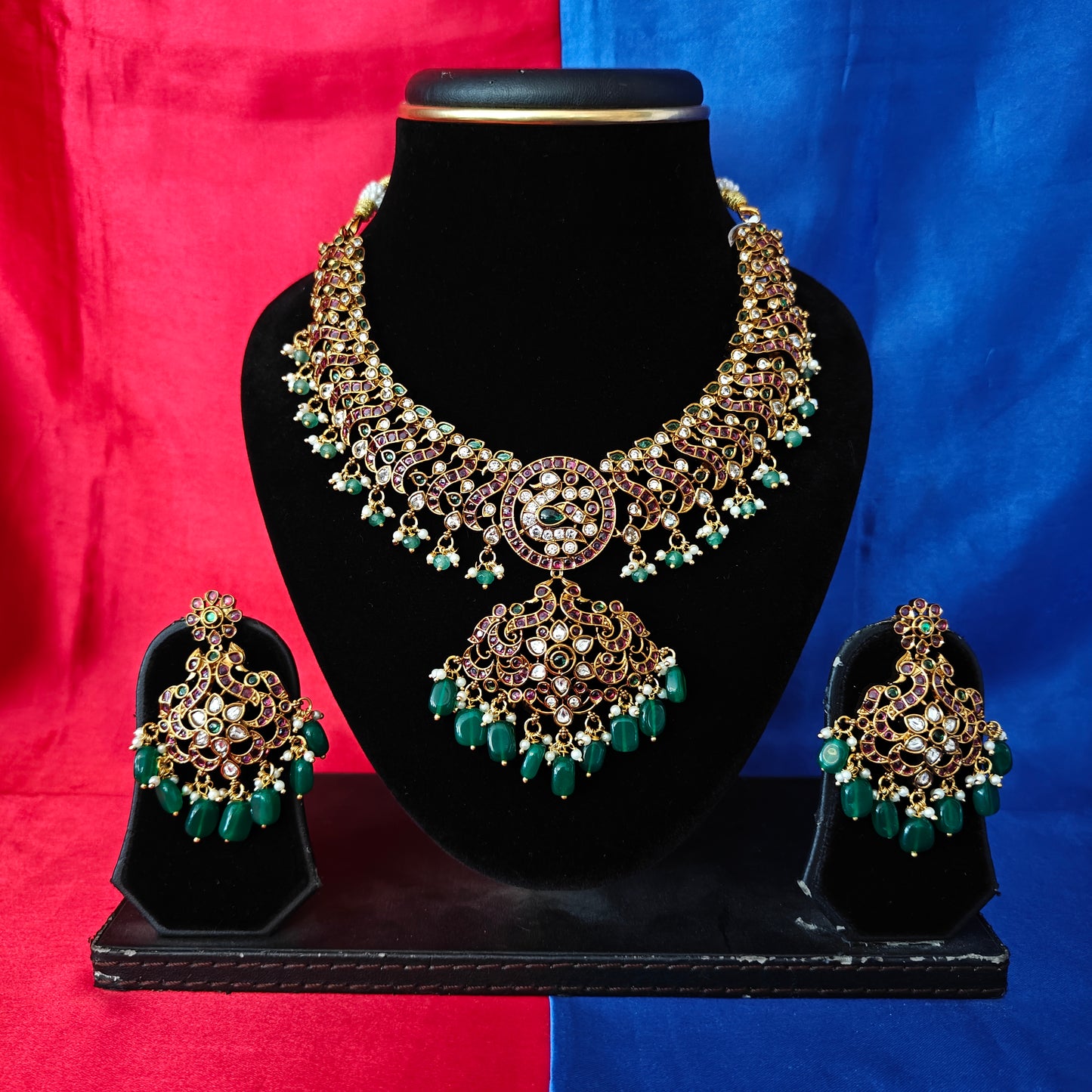 Beautiful Jadau Kundan Short Necklace