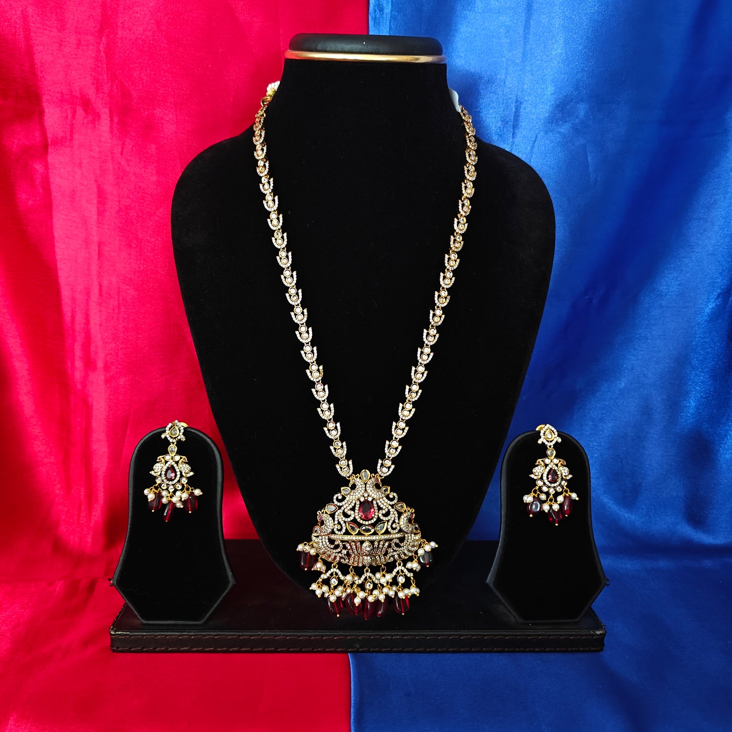 Elegant Victorian Long Necklace In Maroon Beads