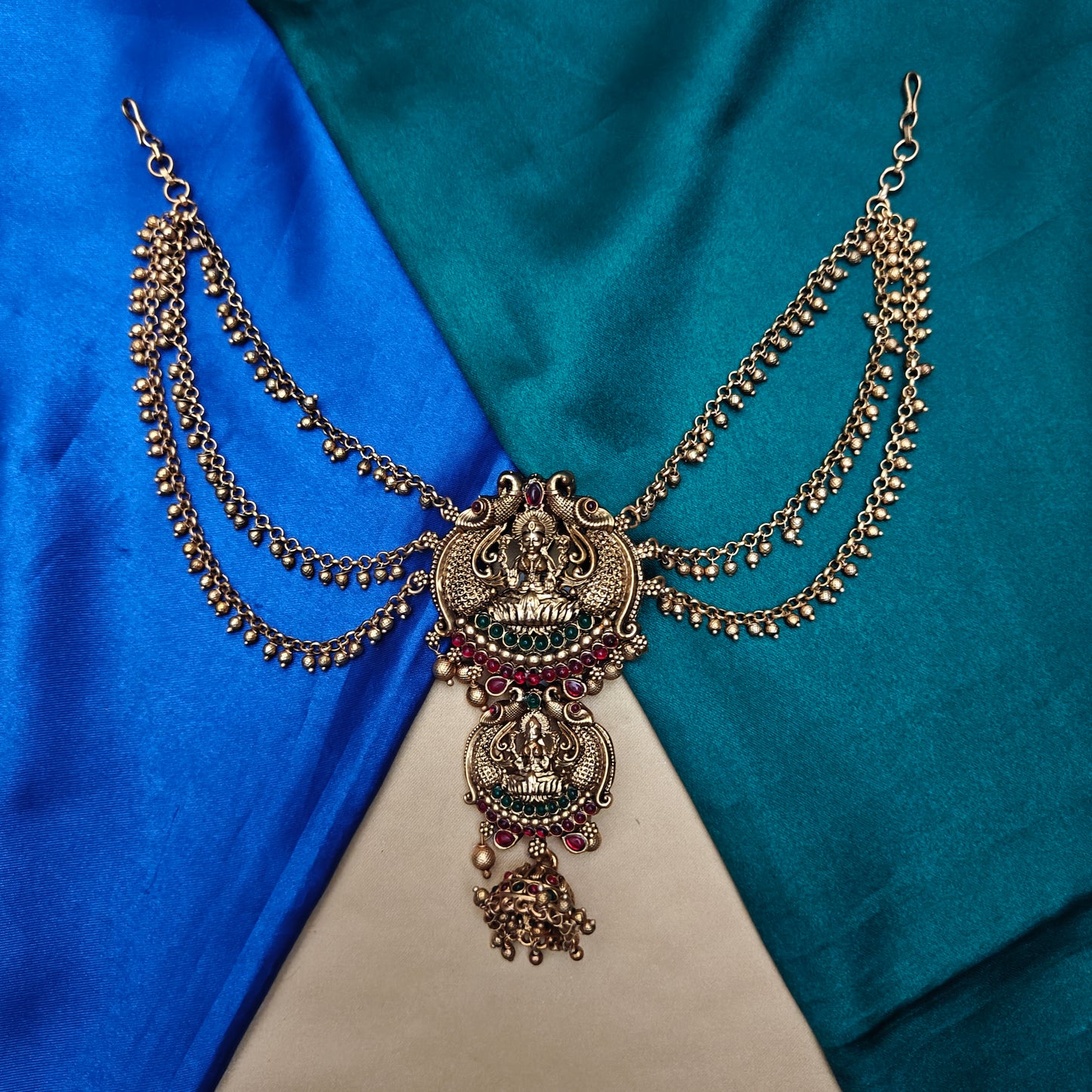 Beautiful Nakshi Short Jada With Side Matil
