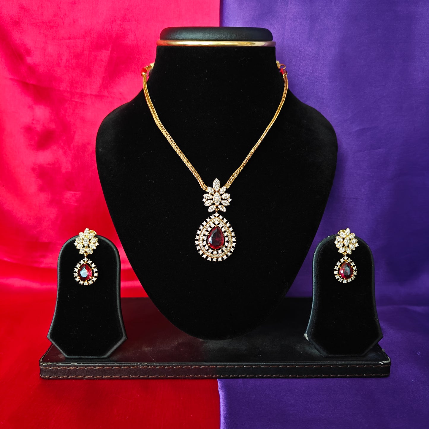 Beautiful Simple Non Necklace In Maroon Stone