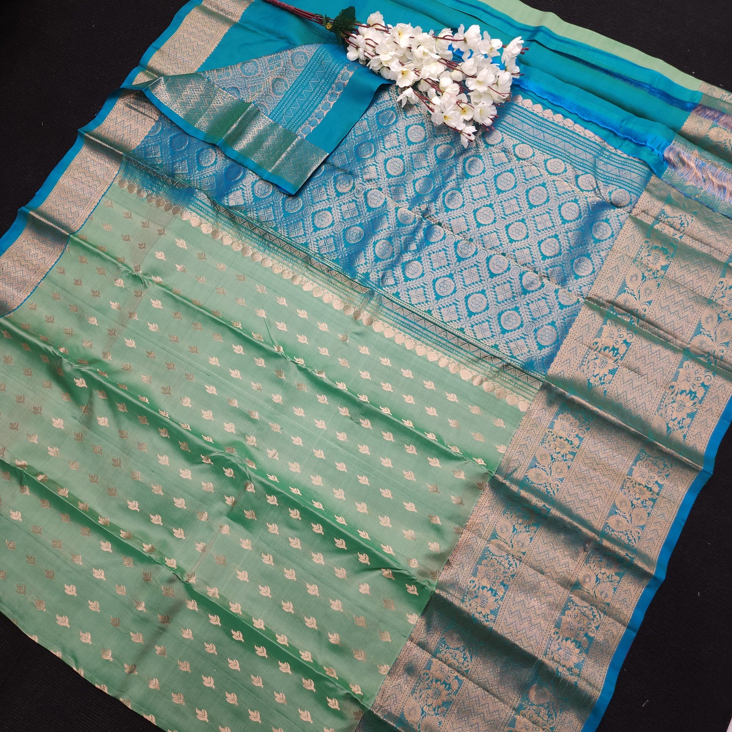 Kanchi Pattu Handloom Butta Light Weight Saree