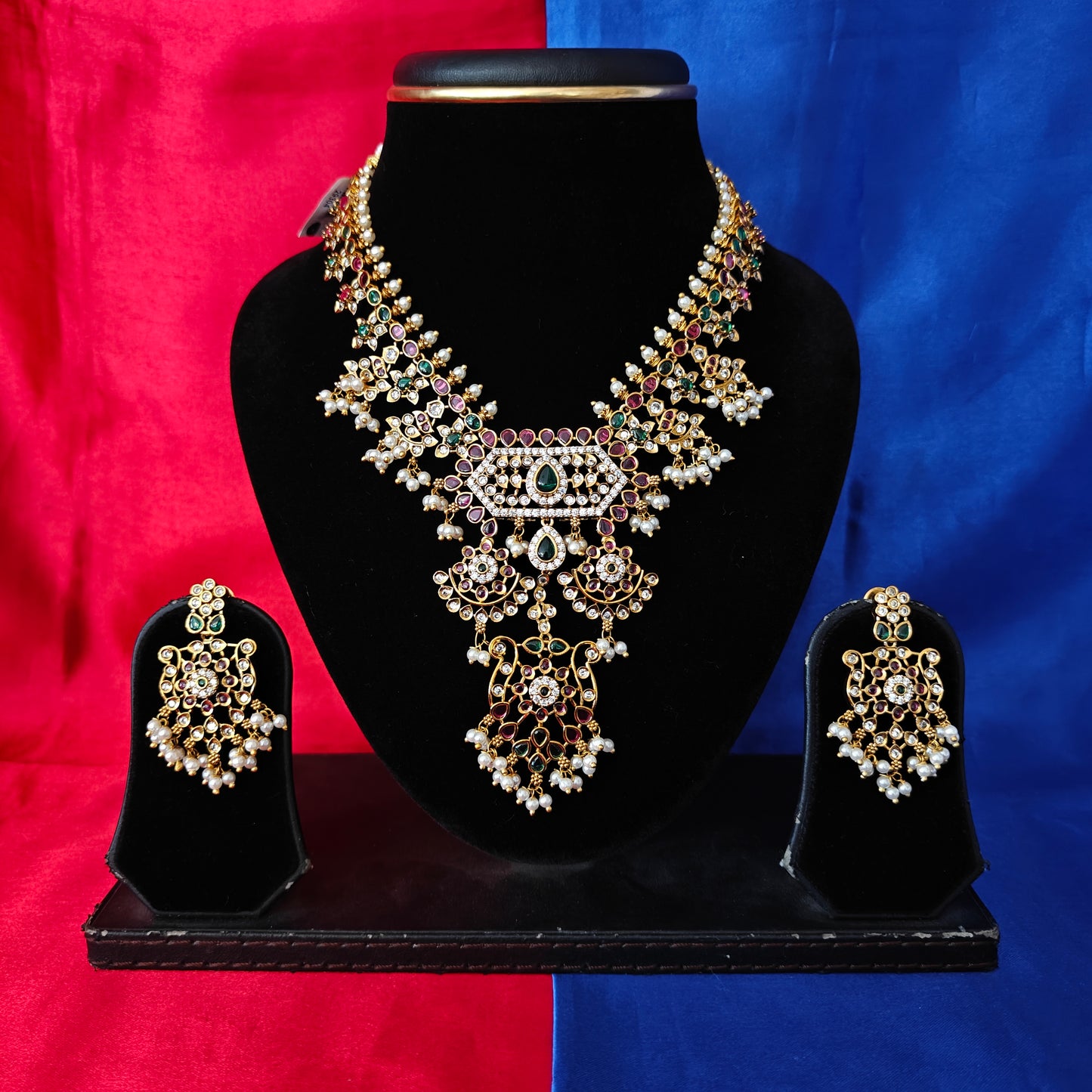 Beautiful Jadau Kundan Short Necklace