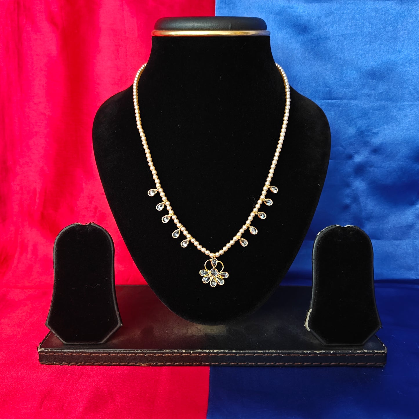 Beautiful Single Line Pearls Mala In White Stone