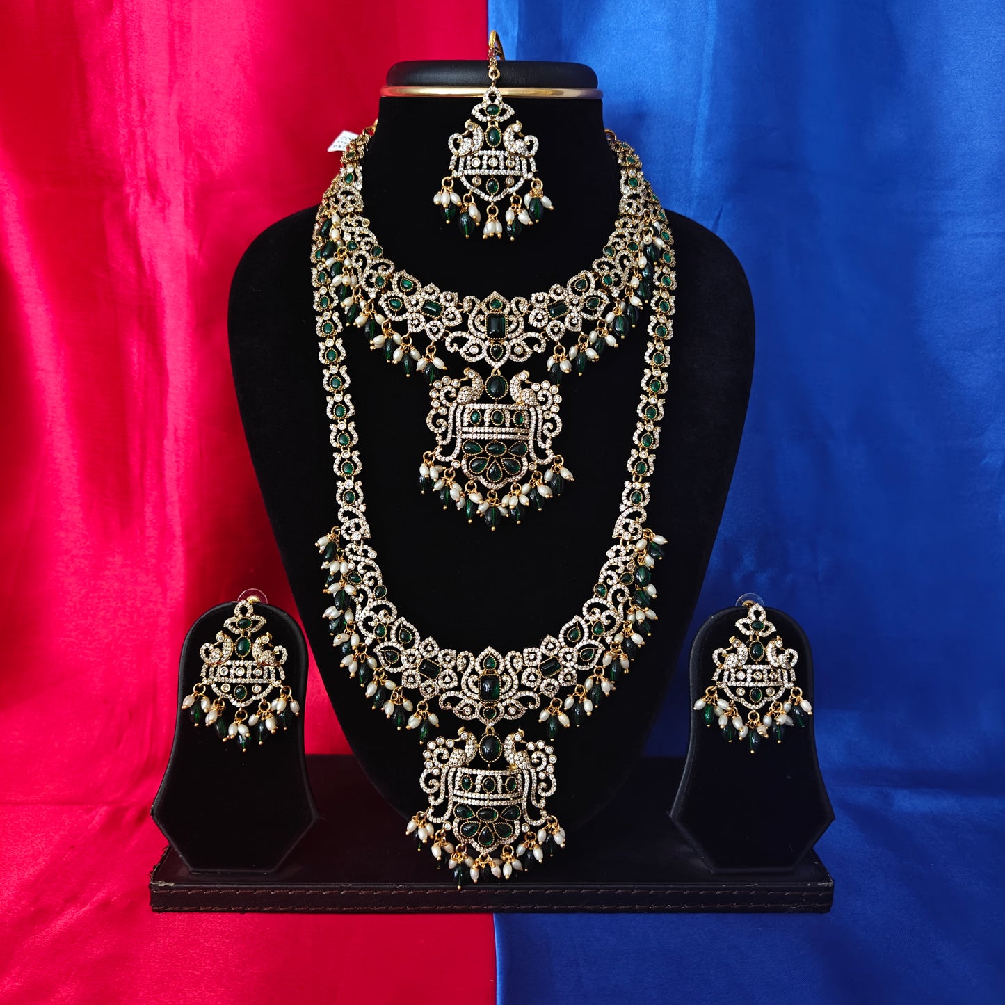 Elegant Victorian Combo Set In Green Beads