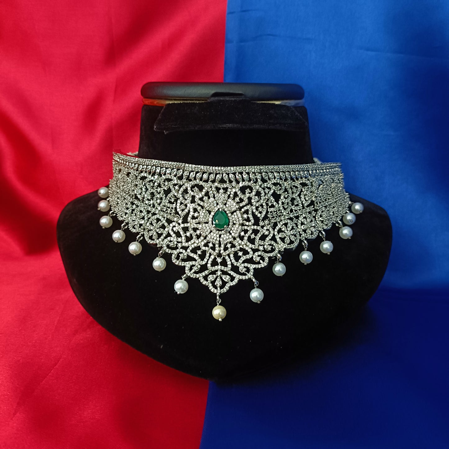 Beautiful Silver Choker In Green Stone