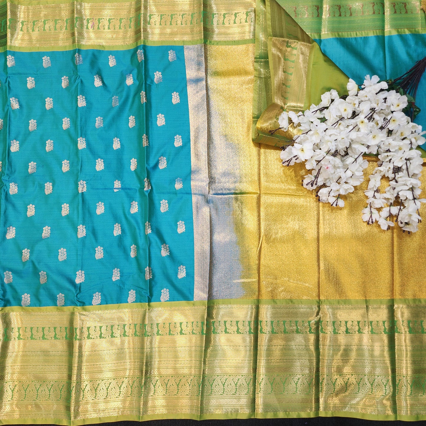 Venkatagiri Pattu mix Butta saree