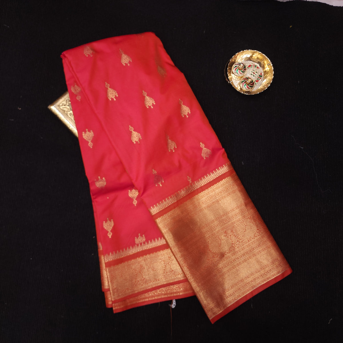 Semi Gadwal Pattu Saree