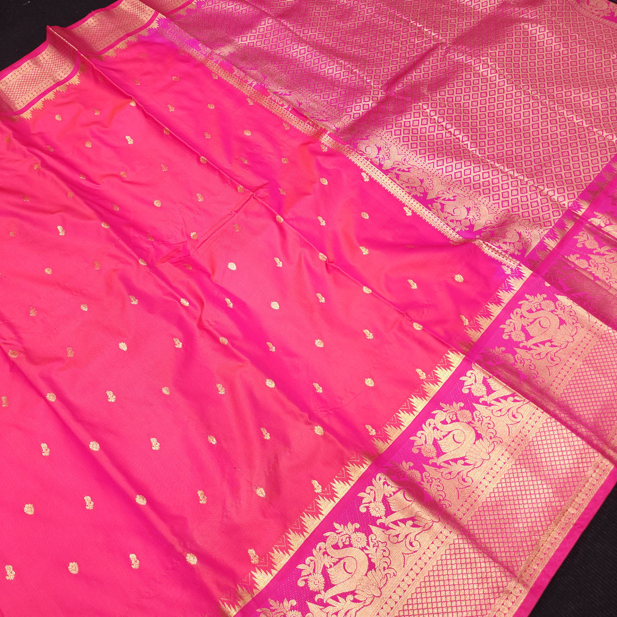 Semi Gadwal Pattu saree
