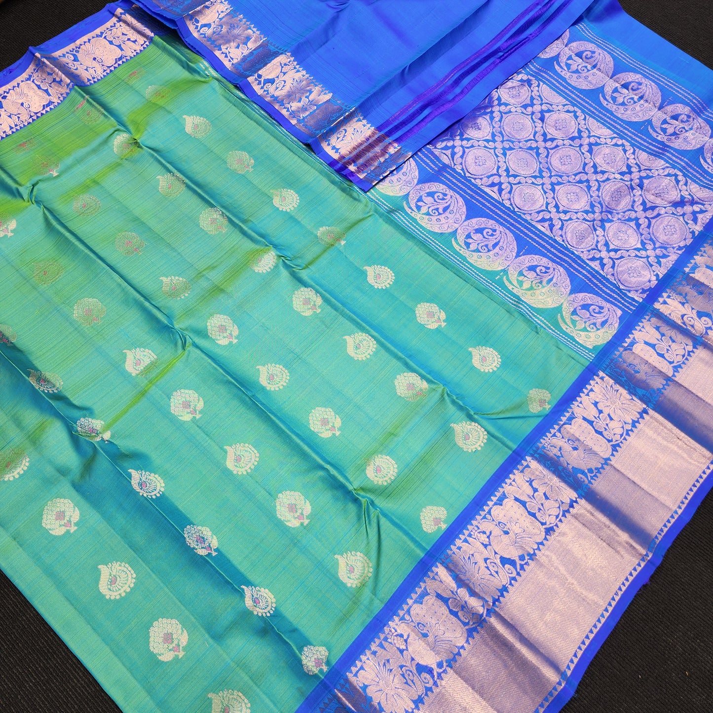Kanchi Pattu Handloom Butta sarees ✨️
