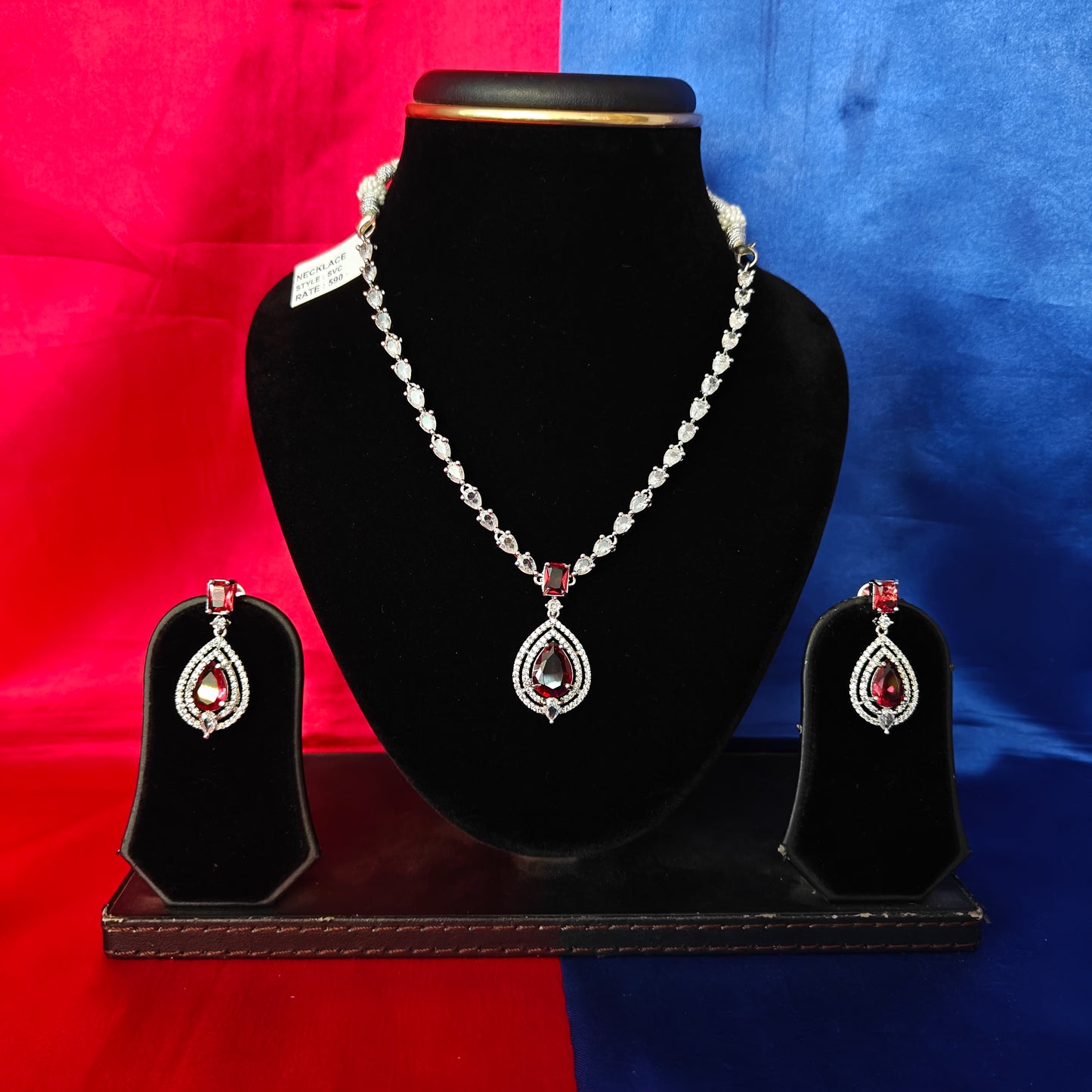 Elegant Silver Short Necklace In Red Stone