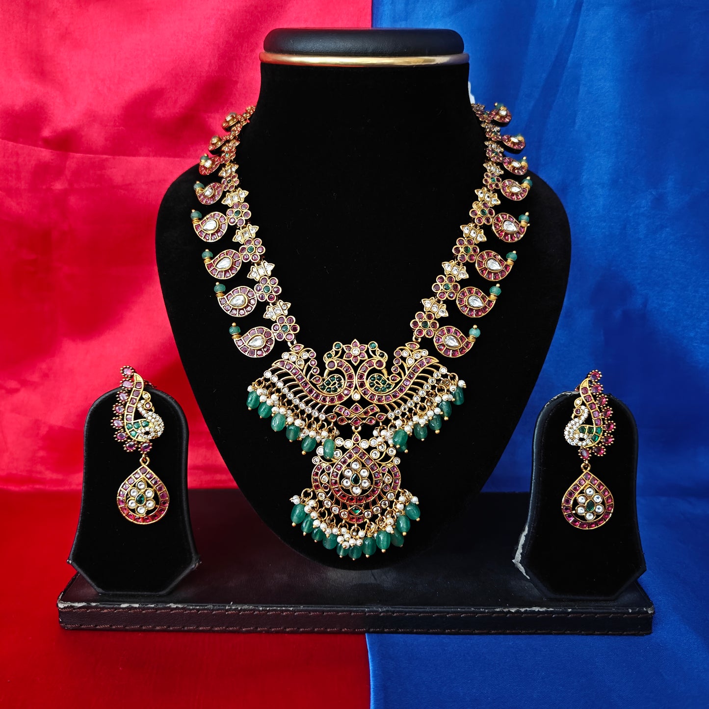 Beautiful Jadau Kundan Short Necklace