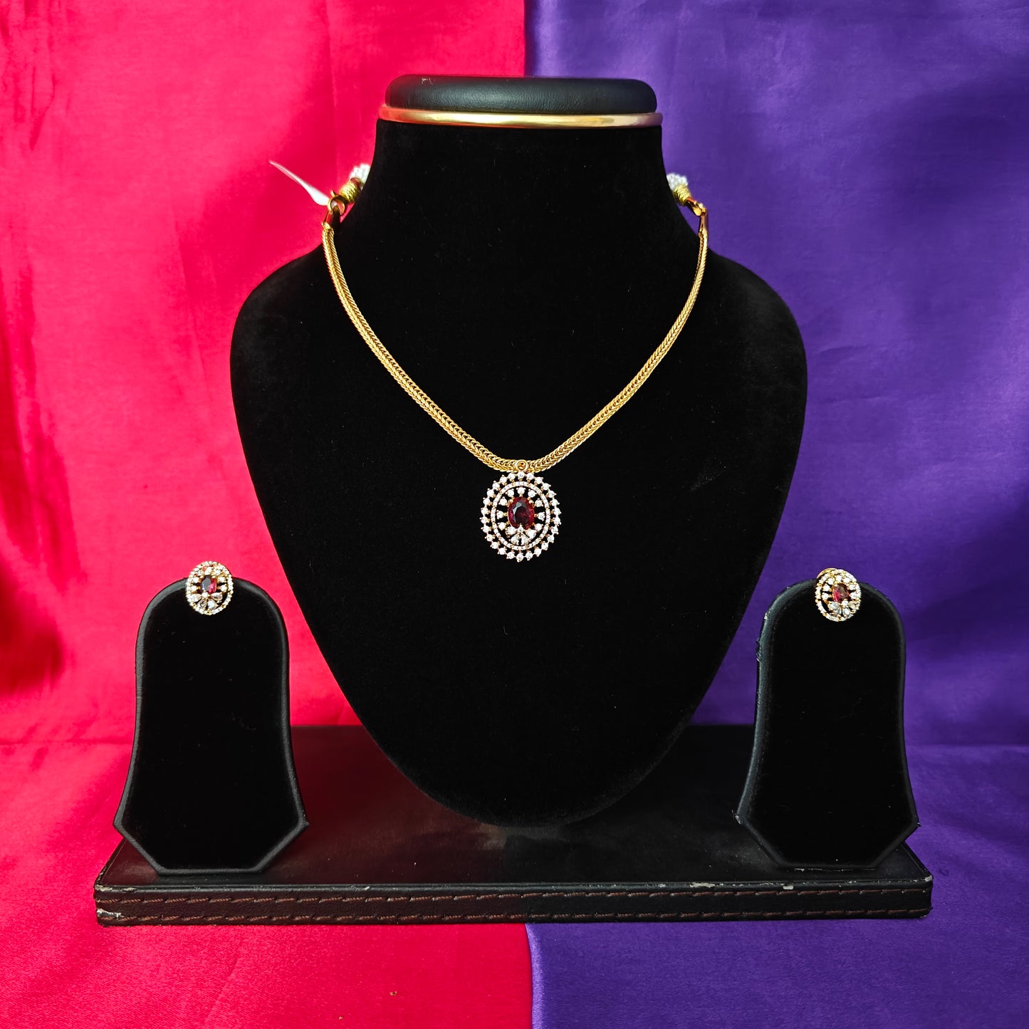 Beautiful Simple Non Necklace In Maroon Stone