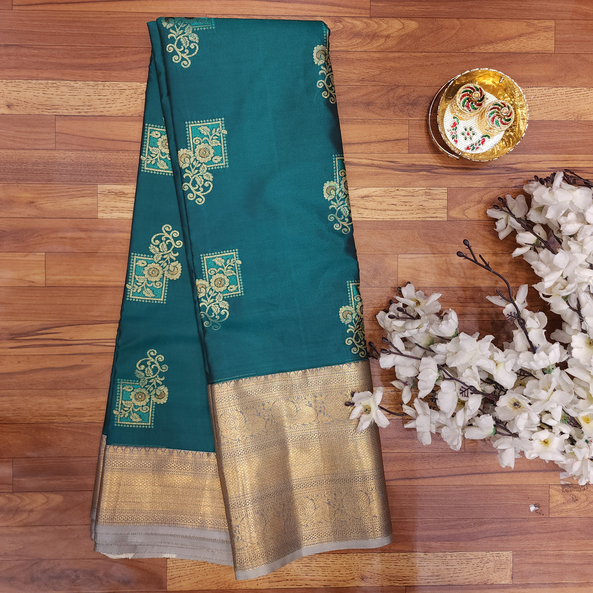 Resham Kanchi Butta Saree