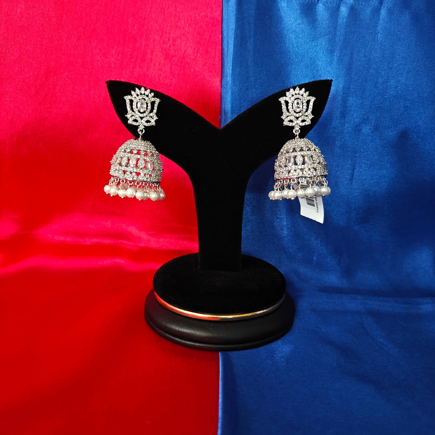 Beautiful Silver Jhumki In White Stone