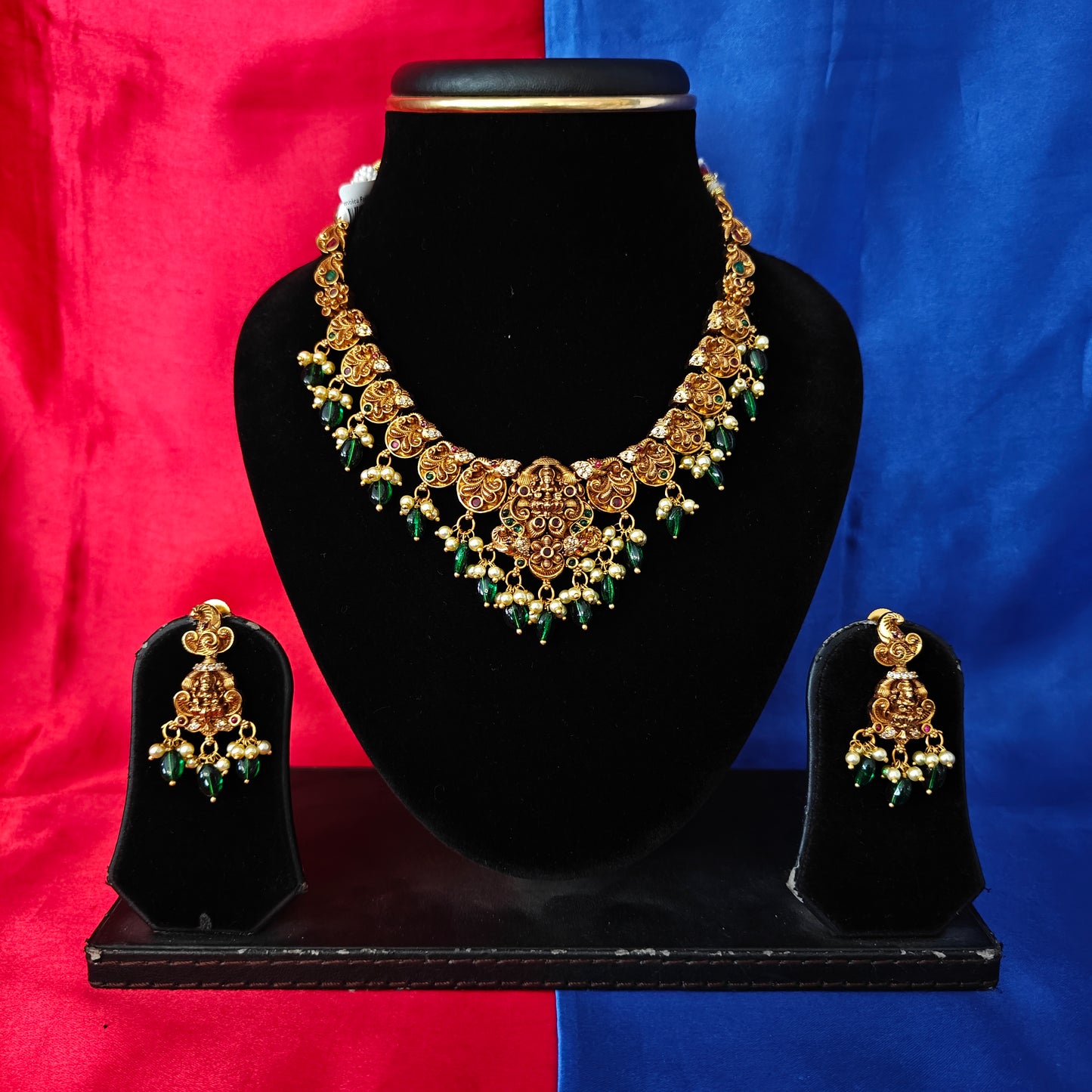 Beautiful Nakshi Short Necklace With Laxmi Idol
