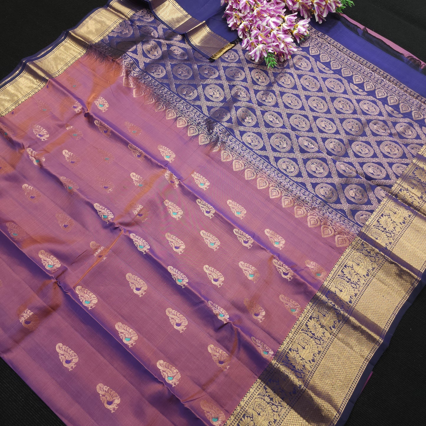 Handloom Kanchi Pattu Butta Light Weight Saree